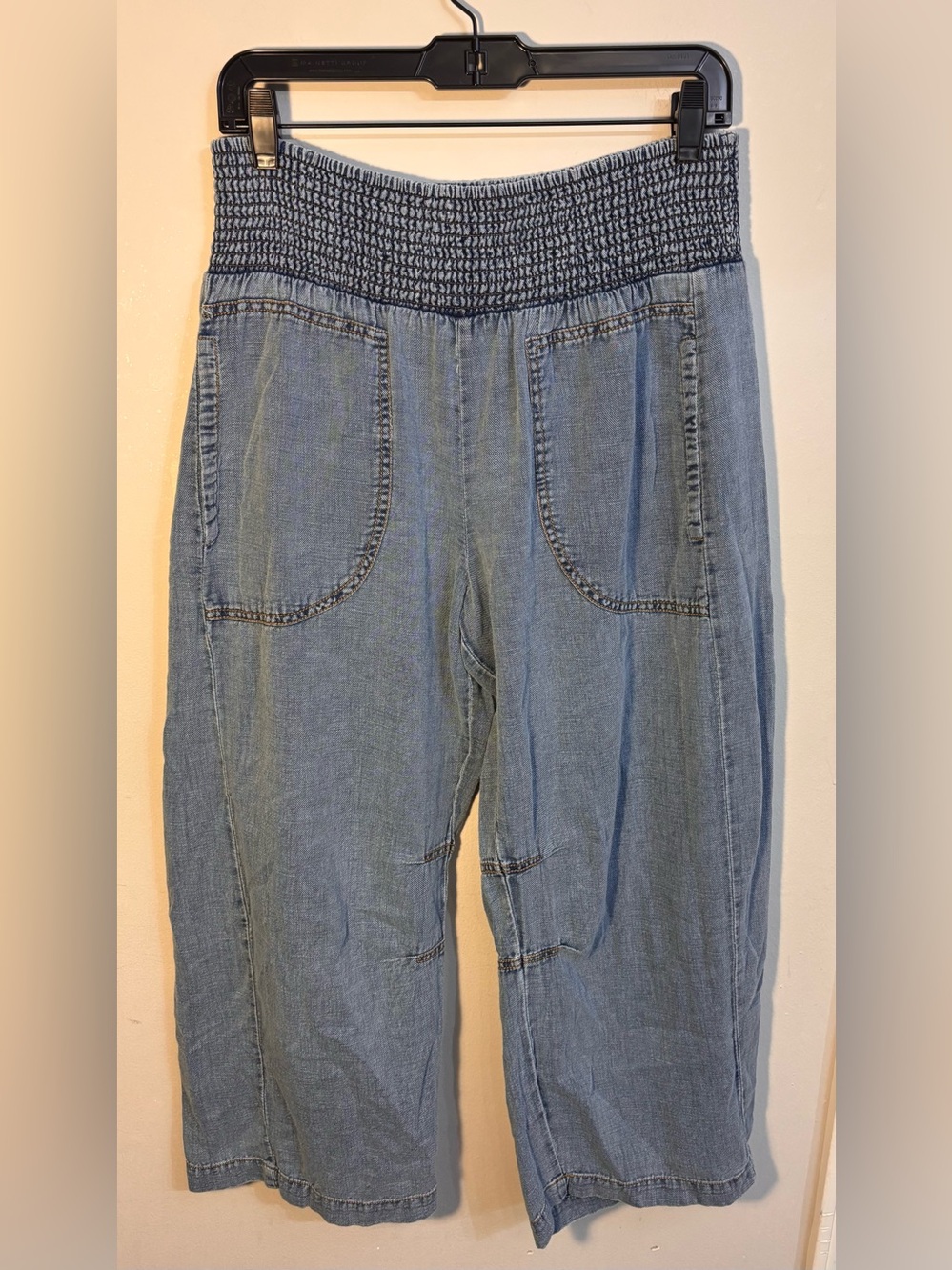 Anthropologie Pilcro Reese Barrel Leg Pull On Pants Smocked Cotton Size M Blue - Picture 5 of 8